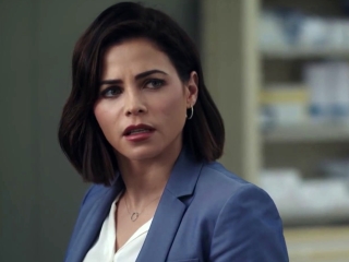The Resident: Julian Thinks Devon Is Overreacting Trailer (2018