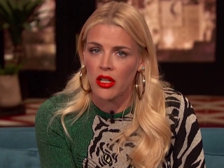 Busy Tonight Matthew Mcconaughey Gave Isla Fisher A Cute Nickname