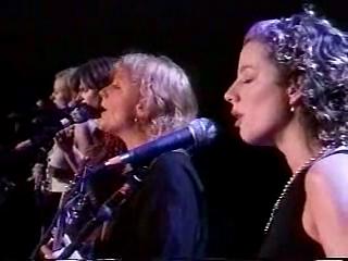 Indigo Girls - WATER IS WIDE