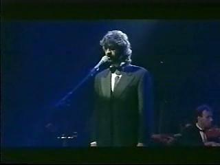 play video on Singing Fool