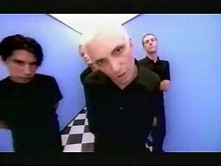 play video on Singing Fool