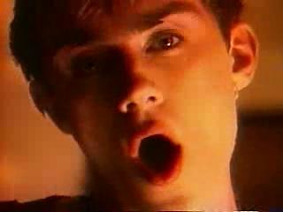 play video on Singing Fool
