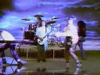 play video on Singing Fool