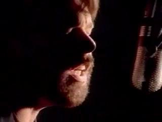 play video on Singing Fool