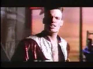 play video on Singing Fool