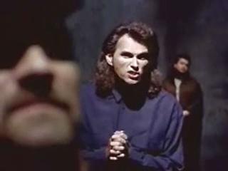 play video on Singing Fool