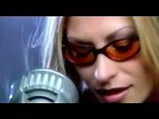play video on Singing Fool