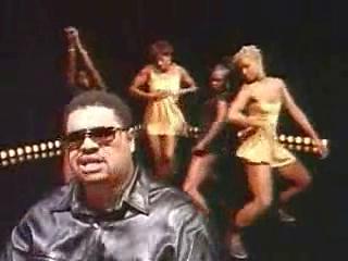 play video on Singing Fool