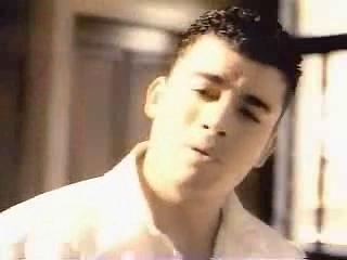 play video on Singing Fool