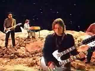 play video on Singing Fool
