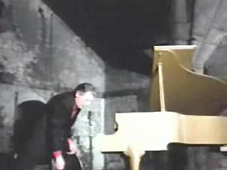 play video on Singing Fool