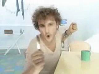 play video on Singing Fool
