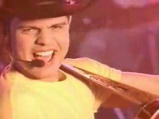 play video on Singing Fool