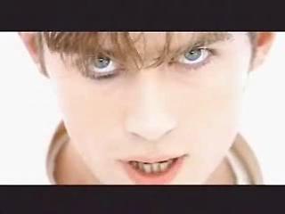 play video on Singing Fool