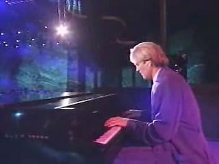 play video on Singing Fool