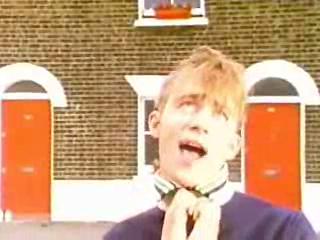 play video on Singing Fool