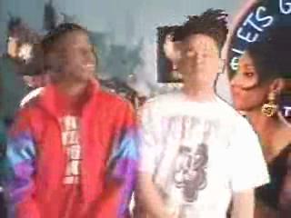 play video on Singing Fool