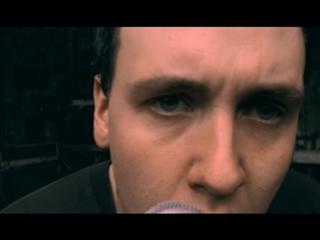 play video on Singing Fool