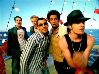 play video on Singing Fool