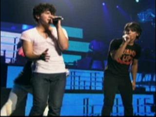 Jonas Brothers The 3D Concert Experience Burnin Up