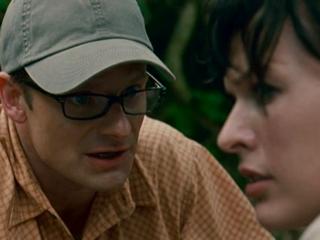 A Perfect Getaway Cliff Shows Cydney An Internet Photo Of The Oahu Killers