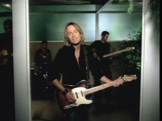 Keith Urban - RAINING ON SUNDAY