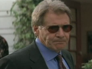 Hollywood Homicide Scene Hes Coming Around Front - Hollywood Homicide - Flixster Video