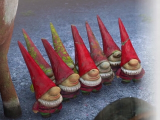 Gnomeo & Juliet: Little Gnome Facts 1 (2011) - Video Detective
