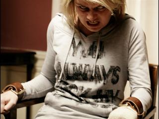 Exorcismus Spanish - La posesi�n de Emma Evans - Flixster Video
