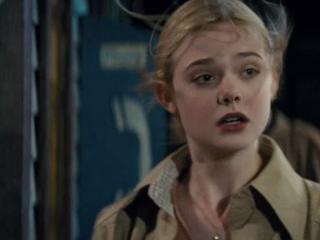 Super 8: Train Spot