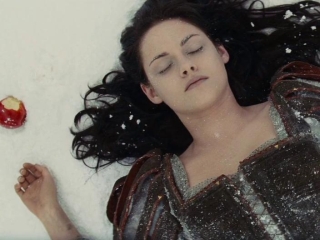 SNOW WHITE AND THE HUNTSMAN