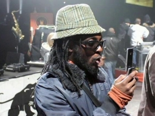 Black Eyed Peas Bring In The Noise Bring In The Phunk
