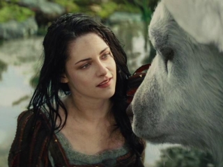 Snow White And The Huntsman The Dwarves Follow Snow White Into The Enchanted Forest