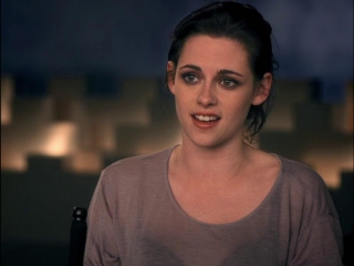 Snow White And The Huntsman Beautiful Heroine Featurette