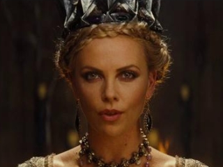 Snow White And The Huntsman The Queen Spanish Subtitled