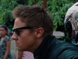 The Bourne Legacy Aaron And Marta Are Chased Through Manila