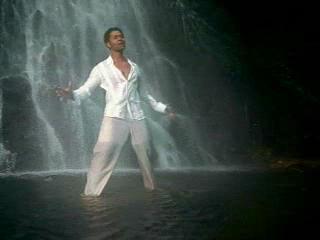 play video on Singing Fool