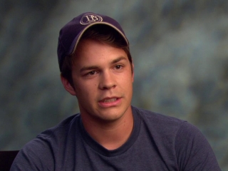 The Perks Of Being A Wallflower Johnny Simmons On His Reaction To The Script