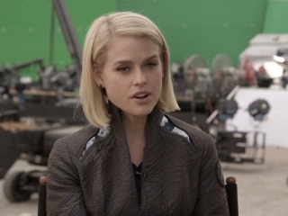 Star Trek Into Darkness Alice Eve On Working With The Cast