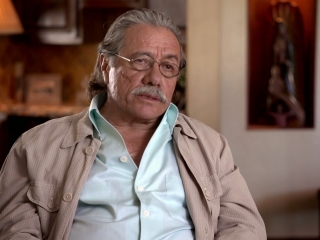 2 Guns Get To Know Papi Featurette