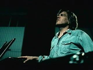 play video on Singing Fool