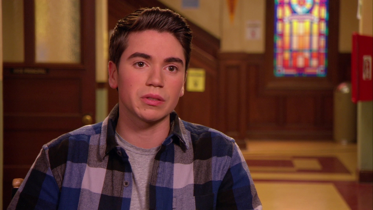 The Real O'neals: Noah Galvin On Working With Martha Plimpton