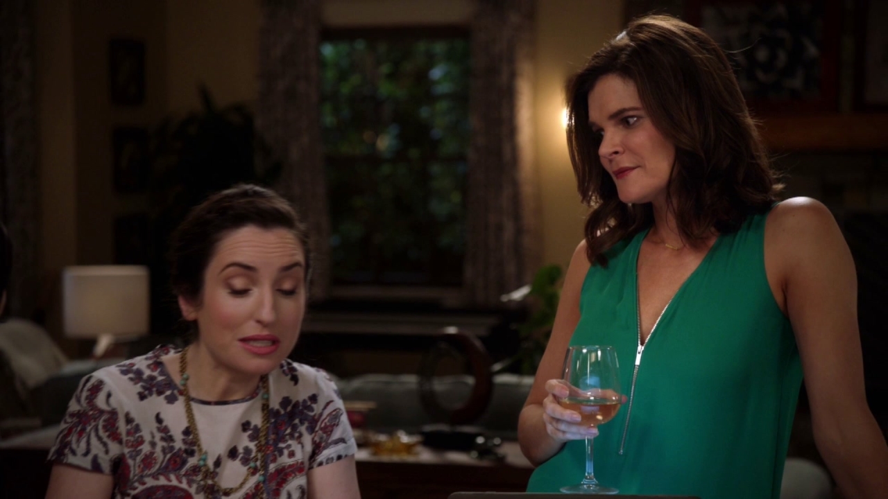 Life In Pieces: Girls' Night