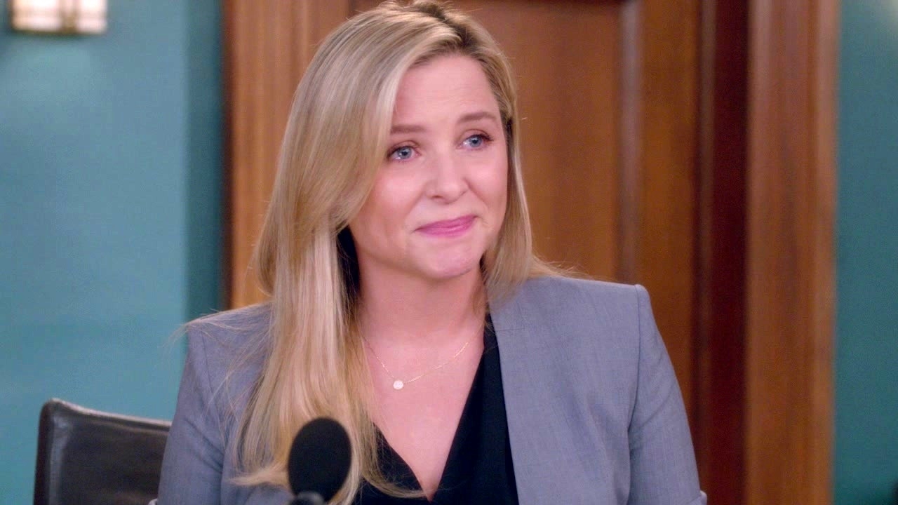 Grey's Anatomy: Arizona Gets Defensive