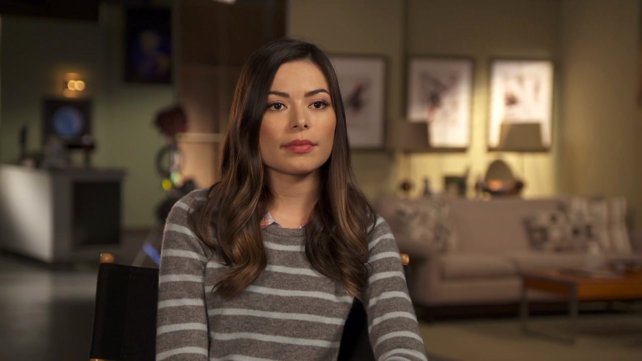 Crowded: Miranda Cosgrove On Working With James Burrows