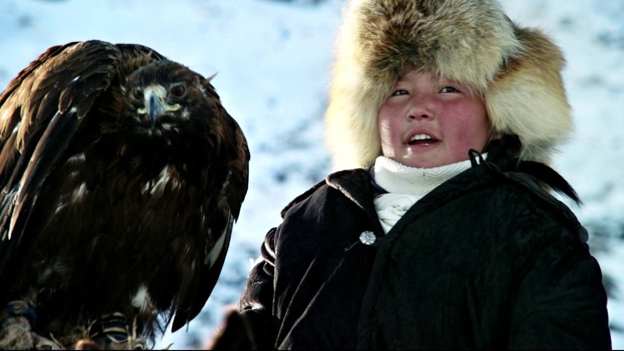 The Eagle Huntress: Soaring Cinematography (US Featurette)