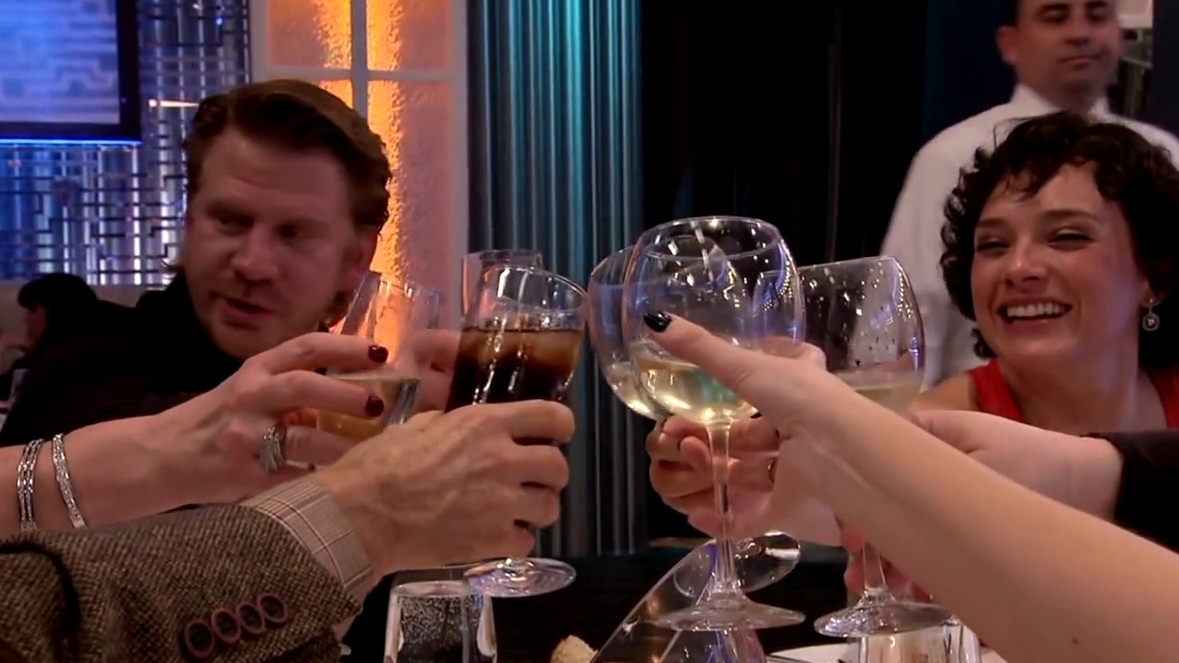 Hell's Kitchen: Noureen DeWulf And Dash Mihok Dine