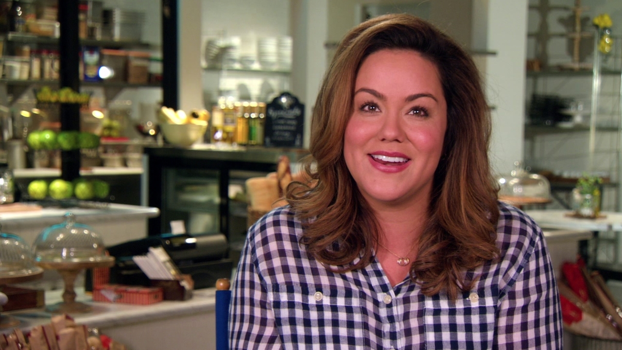 American Housewife: Katy Mixon On Working With Diedrich Bader