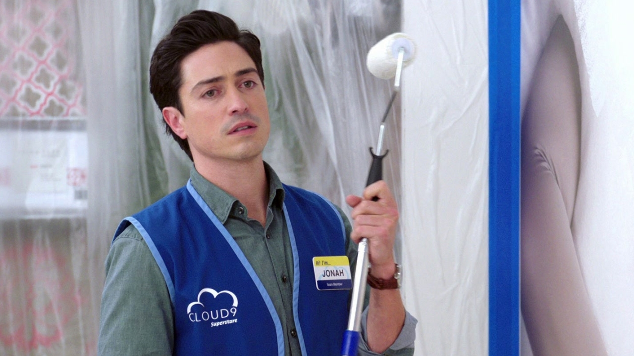 Superstore: Amy And Jonah Discuss The Crime
