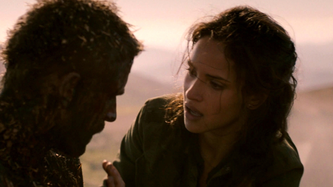 Emerald City: Dorothy Helps Lucas Down From The Cross